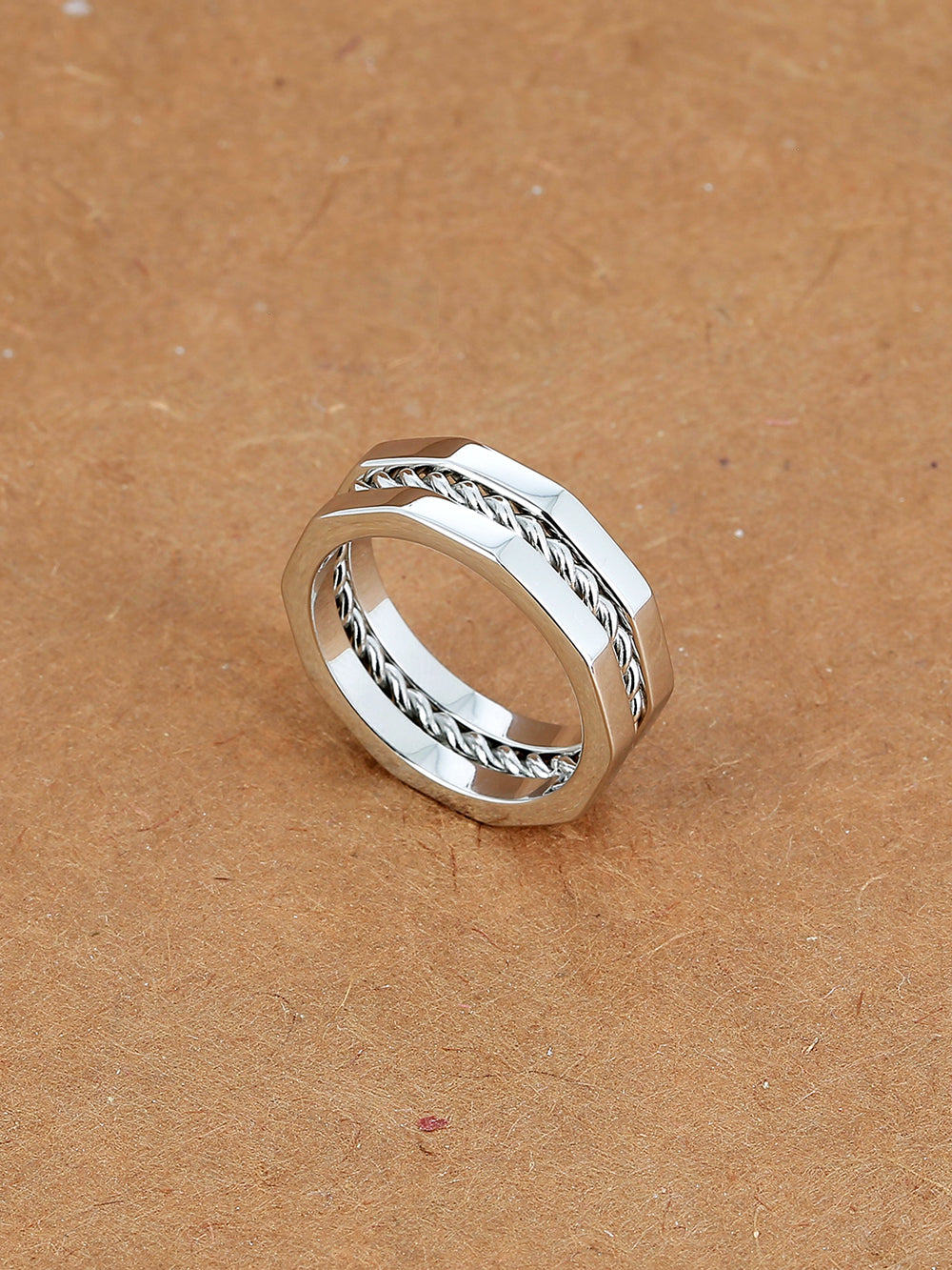 Loïc rings