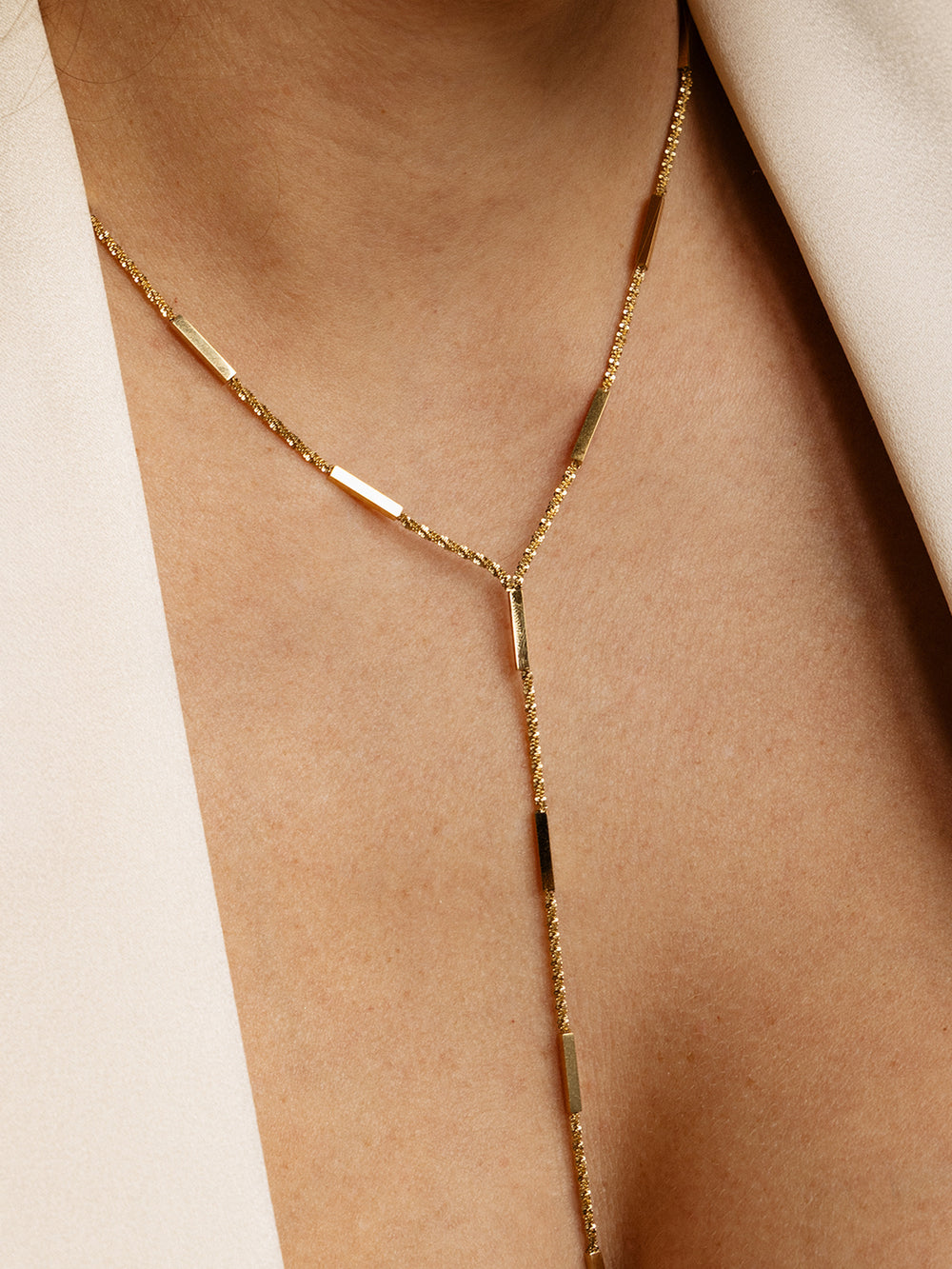Collier Lucera