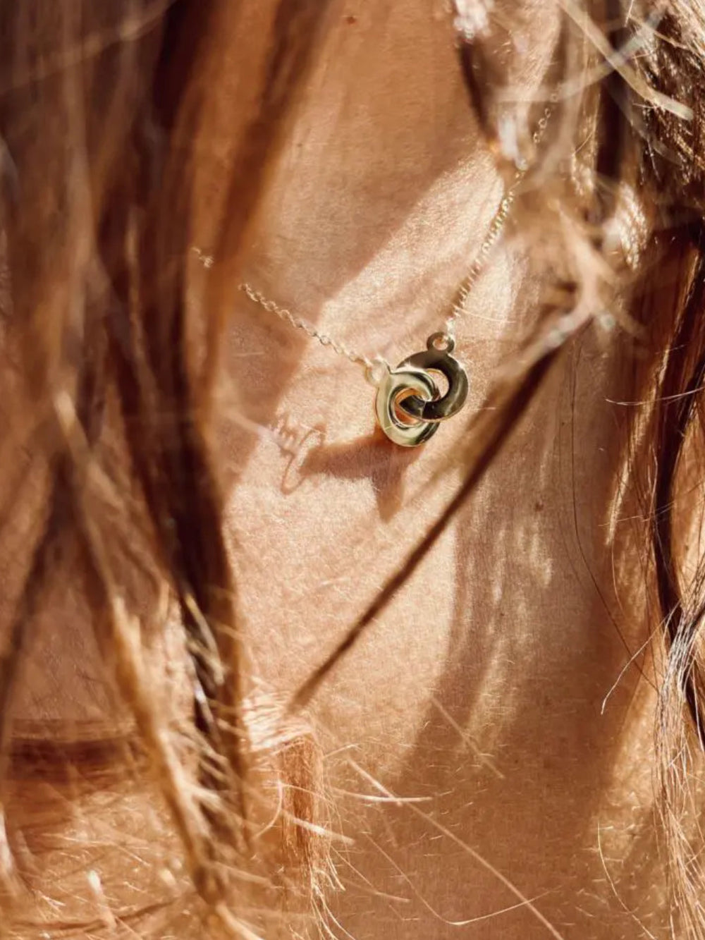 Collier Bow