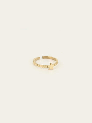 Petite Étoile Ring