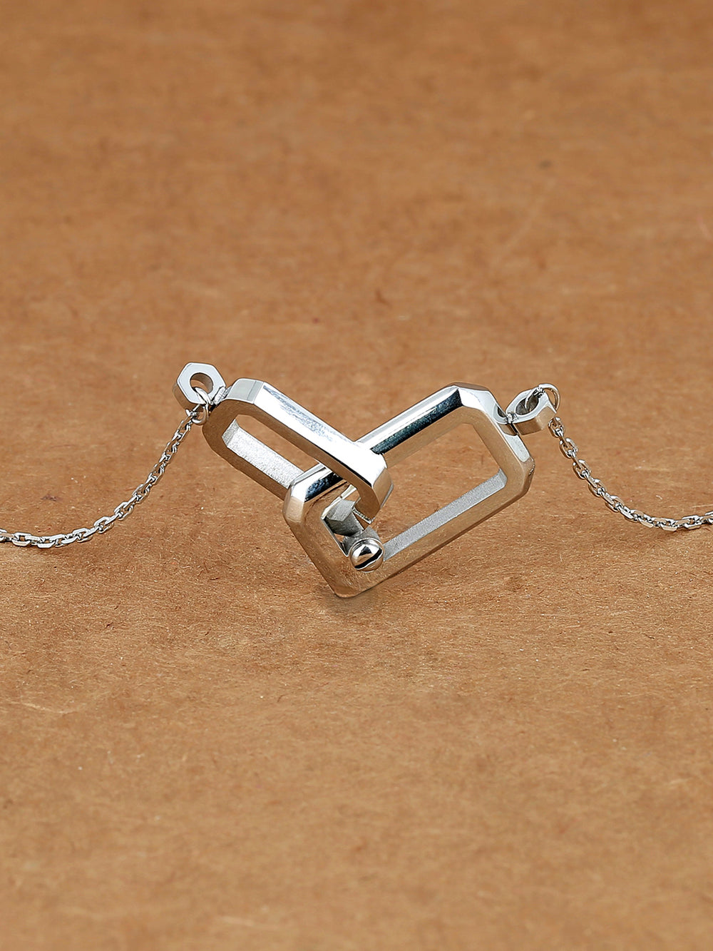 Nicolas necklace 