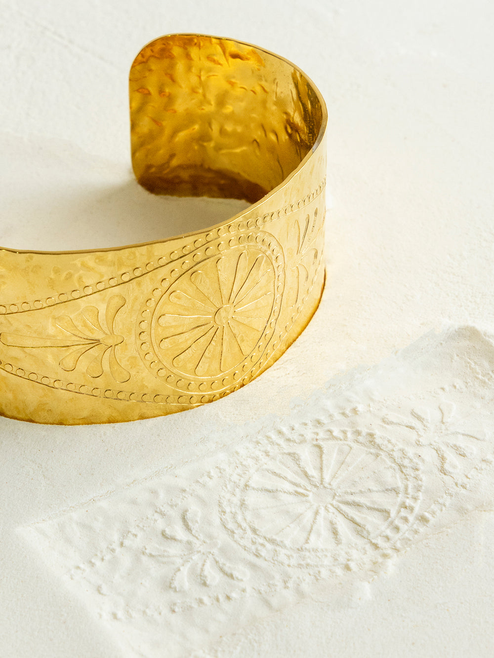 Olora Bangle 