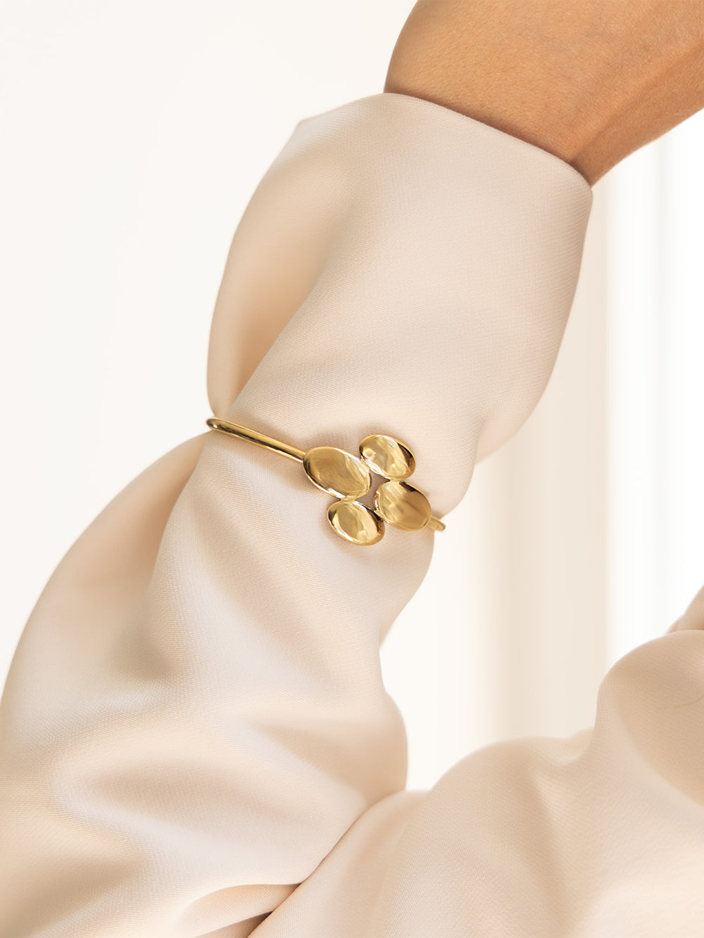 Moebi Bangle 